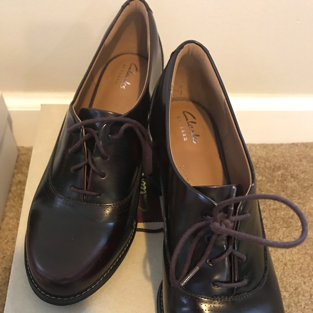 Clarks comfort oxford pumps